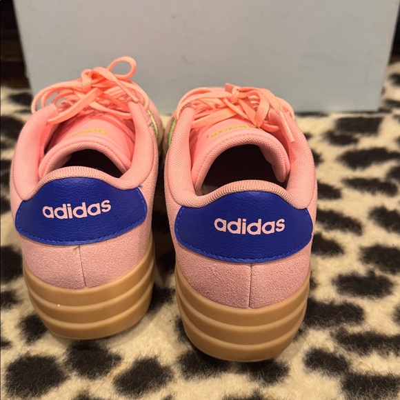 Adidas Pink Sneakers with Vibrant Stripes - Picture 5 of 7